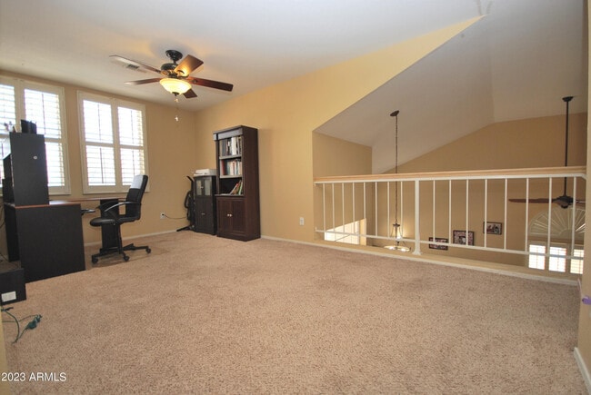 Building Photo - 1227 E Glenhaven Dr