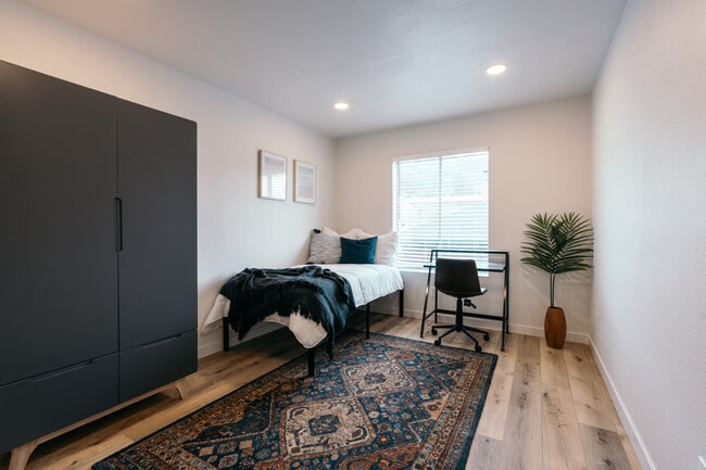 Bedroom - 2729 Dwight