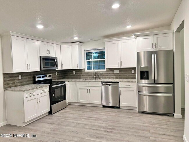 Building Photo - 1961 New Haven Rd