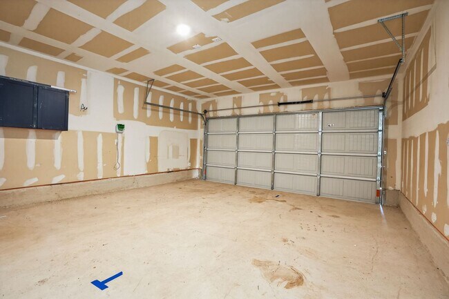 Building Photo - Move-In Ready 4/2 w/ Modern Layout in Growing San Antonio Community