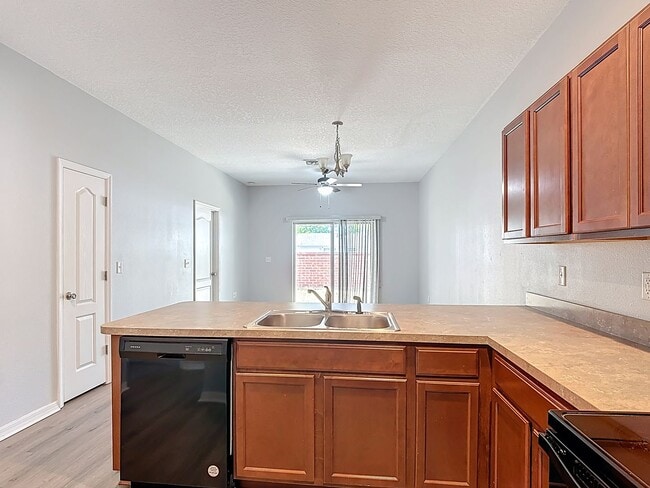 Building Photo - Townhouse For Lease in Saint Cloud