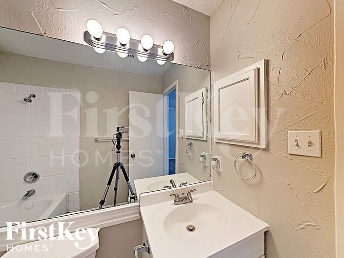 Building Photo - 3729 Flintwood Trail