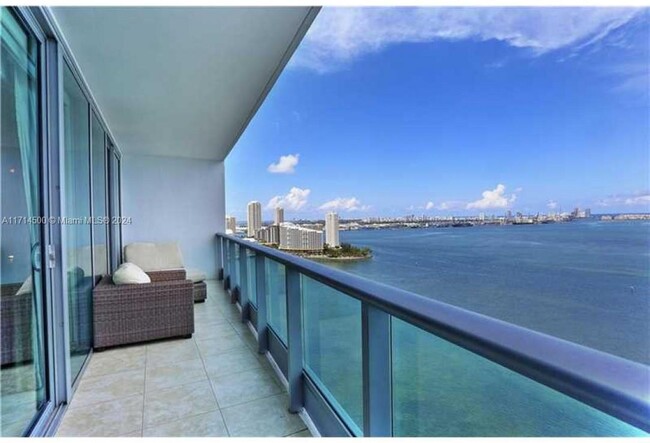 Building Photo - 1331 Brickell Bay Dr