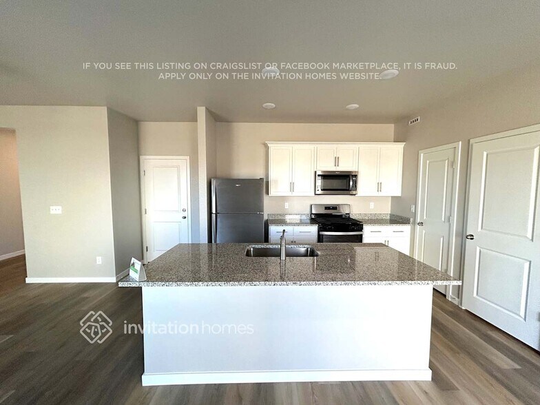 Building Photo - 7307 Dolores Ave