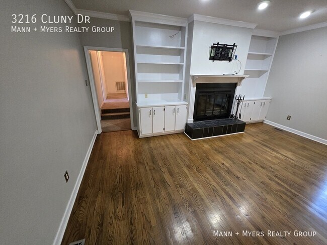 Building Photo - 3216 Cluny Dr