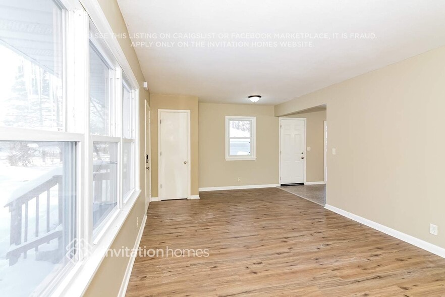 Building Photo - 816 81st Ave N