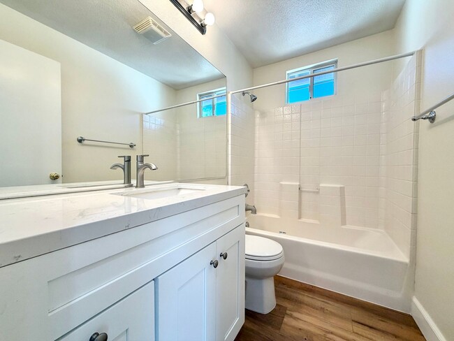 Building Photo - Stylish 2-Bedroom Condo in Gated Community with Balcony & Amenities