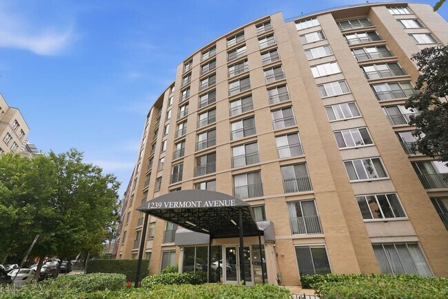 Building Photo - 1239 Vermont Ave NW