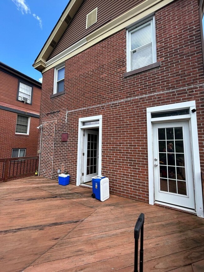 Building Photo - 3306 Regan Ave