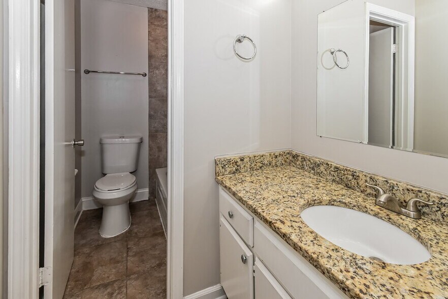 Building Photo - 6530 Castle View Cove