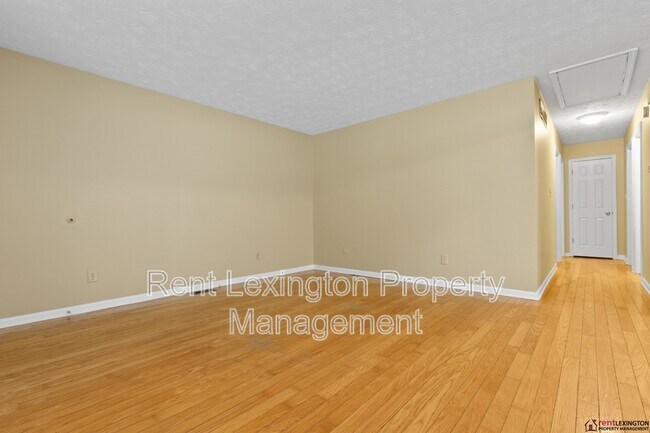 Building Photo - 531 Bell Pl Dr
