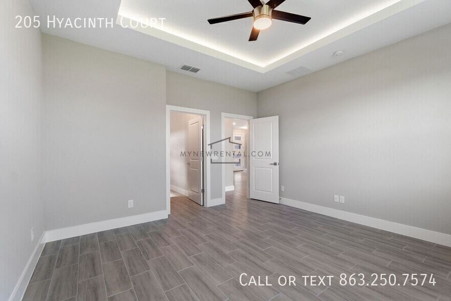 Building Photo - 205 Hyacinth Ct