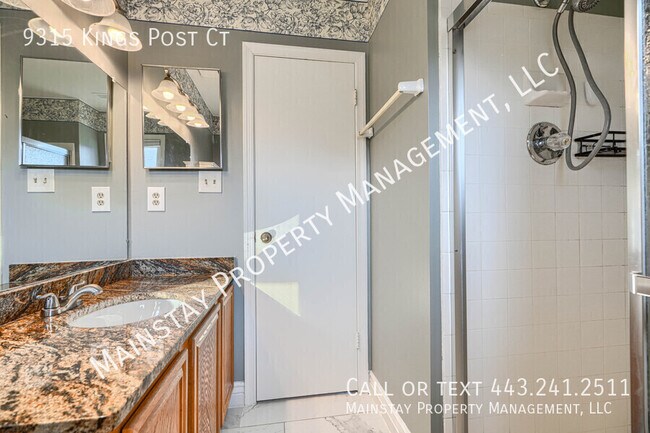 Building Photo - 9315 Kings Post Ct