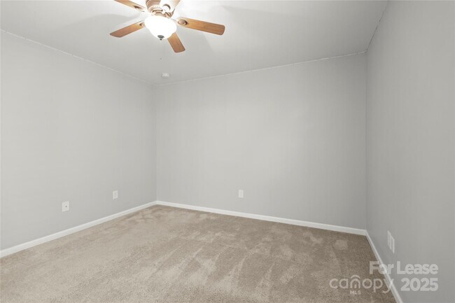 Building Photo - 131 Cherry Bark Dr