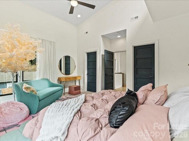 Building Photo - 815 E 36th St