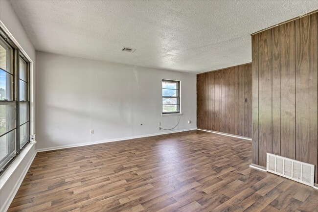 Building Photo - 2412 N Key Blvd