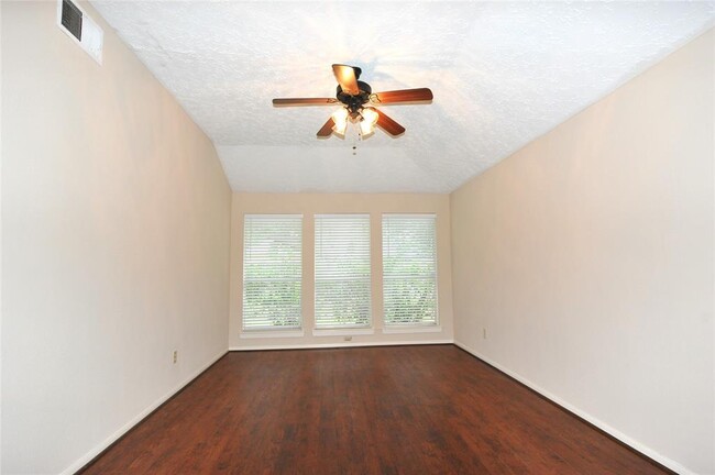 Building Photo - 3123 Redcliff Dr