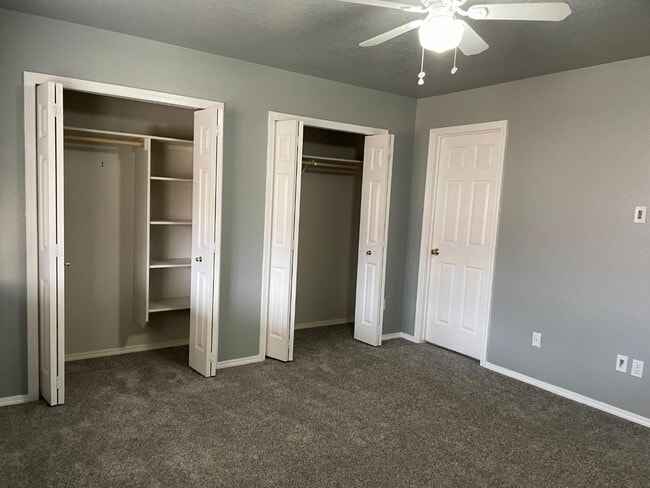 Building Photo - 1327 N Andrew Dr