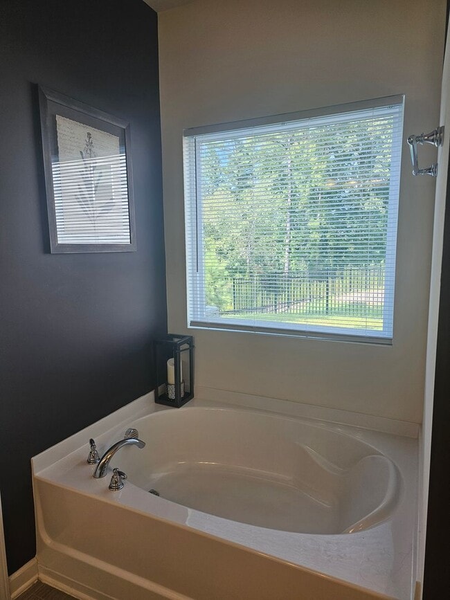Building Photo - 514 Lionheart Ln