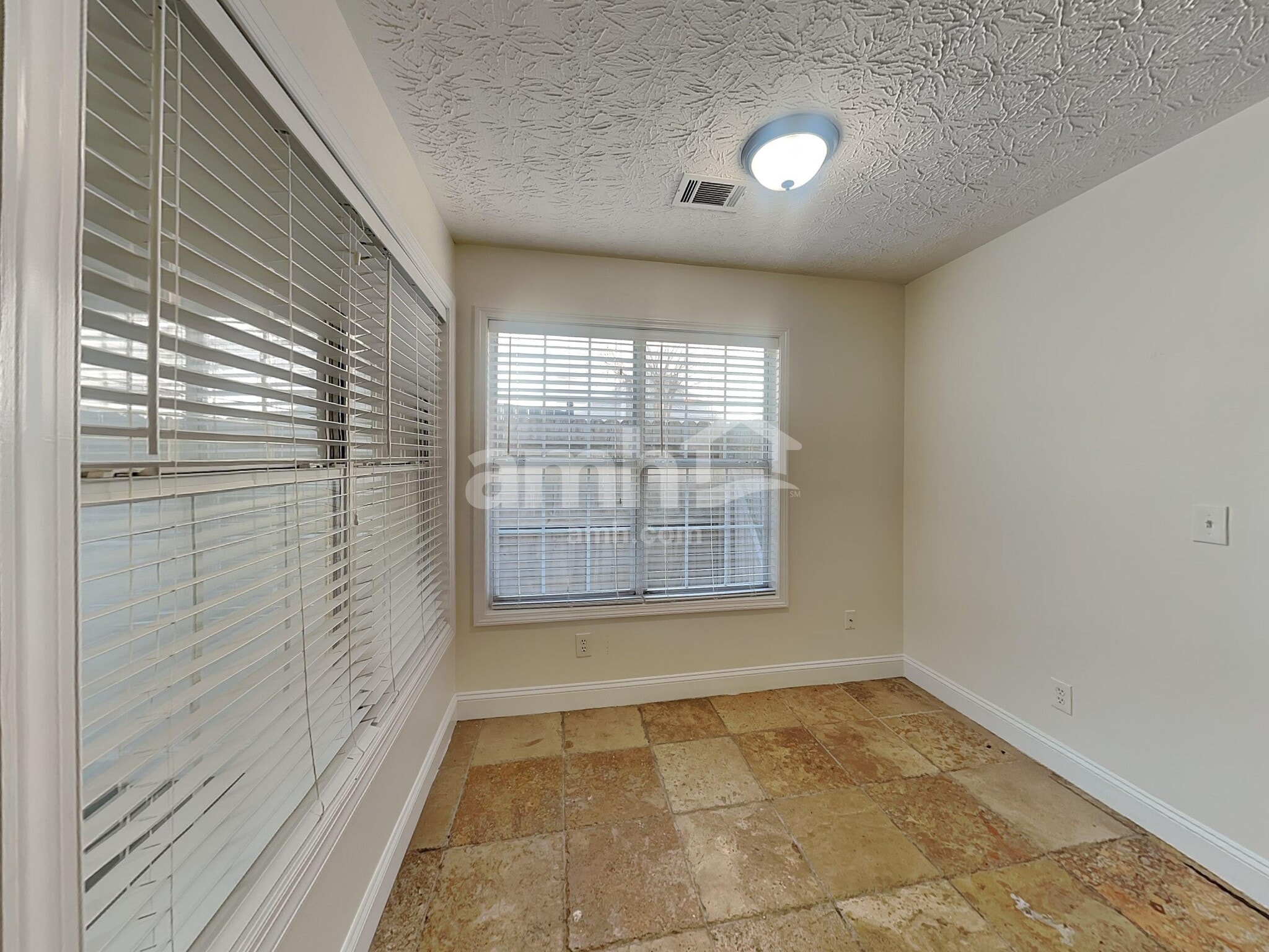 Building Photo - 677 New England Way