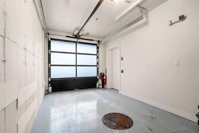 Building Photo - 7 E Springfield St