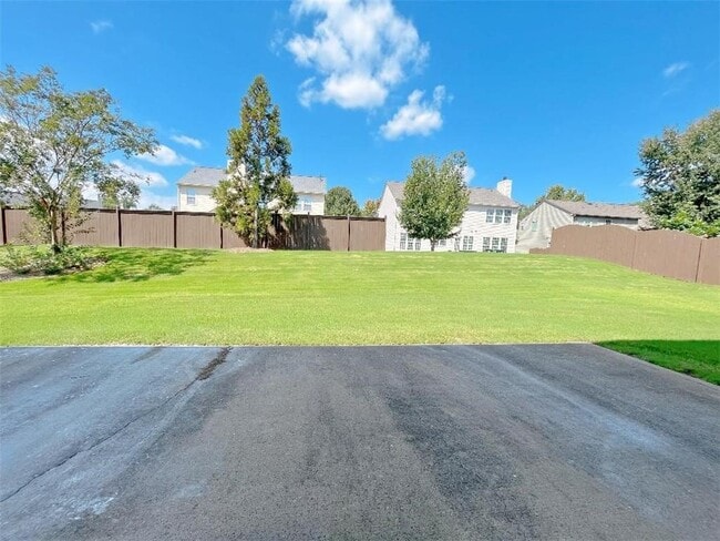 Building Photo - 8205 Norwich Pl