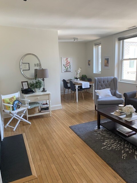 Living/Dining Room - 1916 17th St NW
