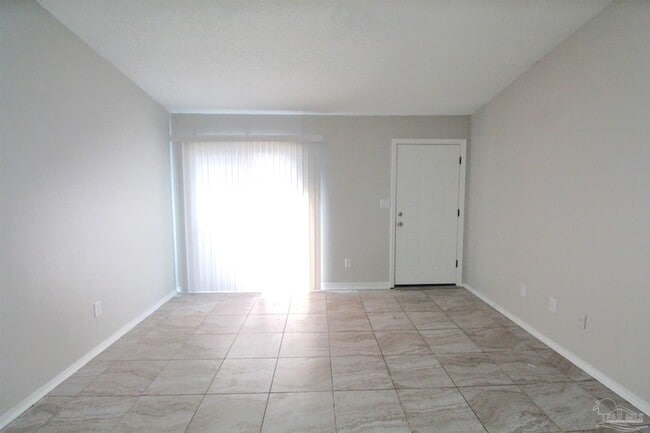 Building Photo - 6810 Tiki Ln
