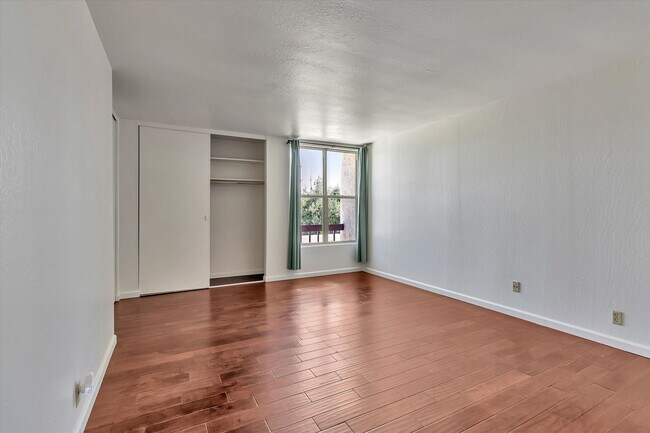Building Photo - Sunnyvale Gem with Sleek Finishes & Though...