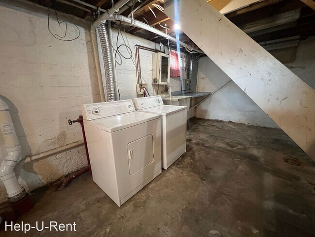 Building Photo - 2 br, 1 bath House - 1443 N Canyon St