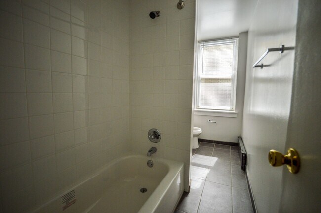 Bathroom - 3721 Chestnut St