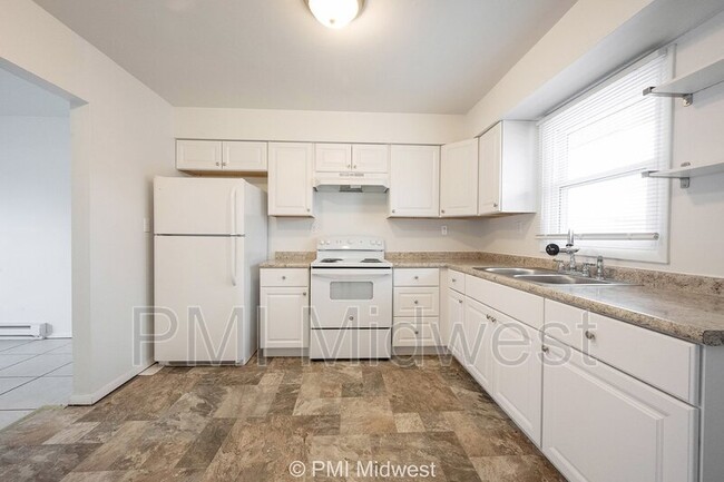 Building Photo - 4881 300W
