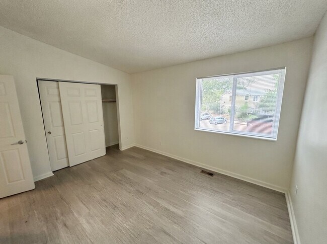 Building Photo - 650 Walden Cir