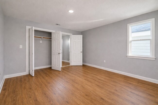 Building Photo - 6614 Haight St