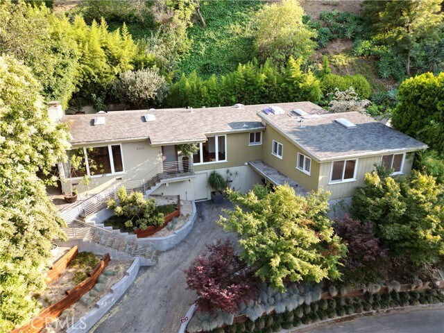 Building Photo - 2412 Canyon Oak Dr
