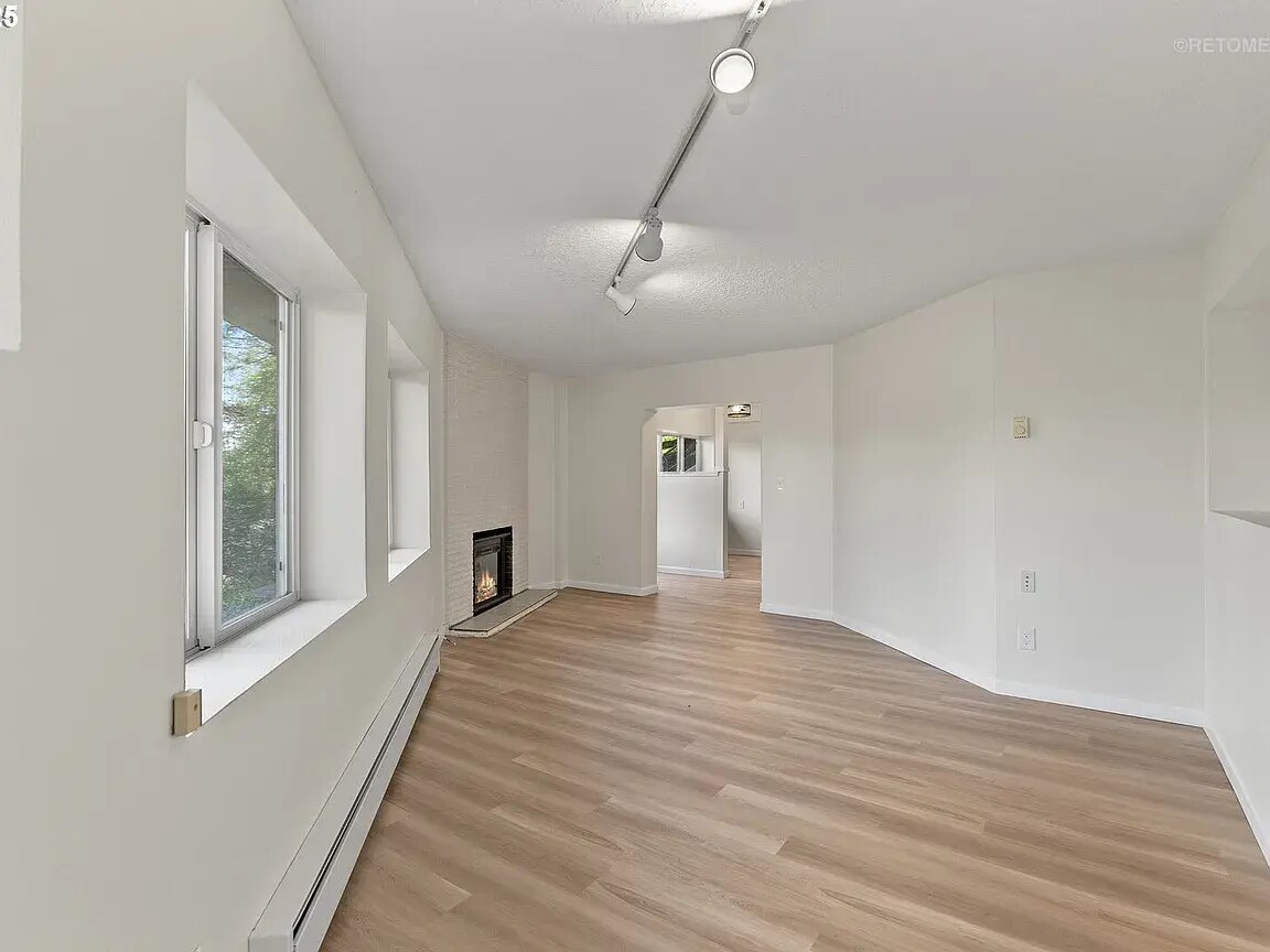 Large, light, and bright living room - 3022 SW 12th Ave