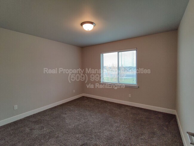 Building Photo - 8209 Coldwater Dr