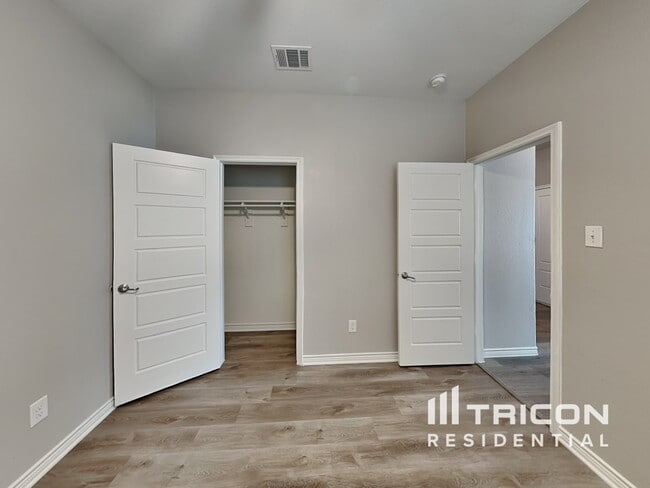 Building Photo - 714 Barbary Ln