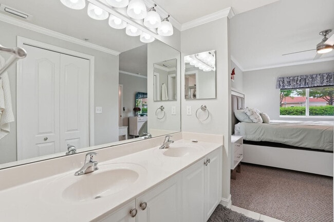 Building Photo - 7831 Regal Heron Cir