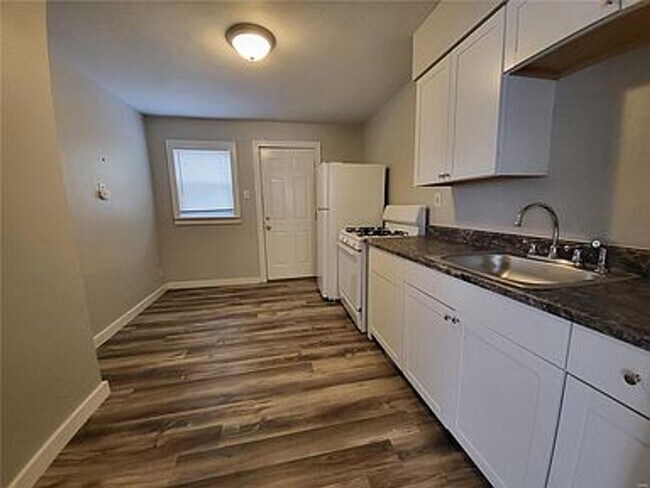 Building Photo - 6156 Jackson Ave