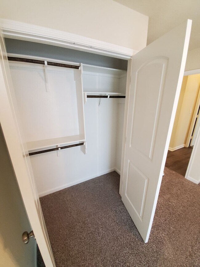 Building Photo - 3/2 Home with Open Floor Plan in Bryan