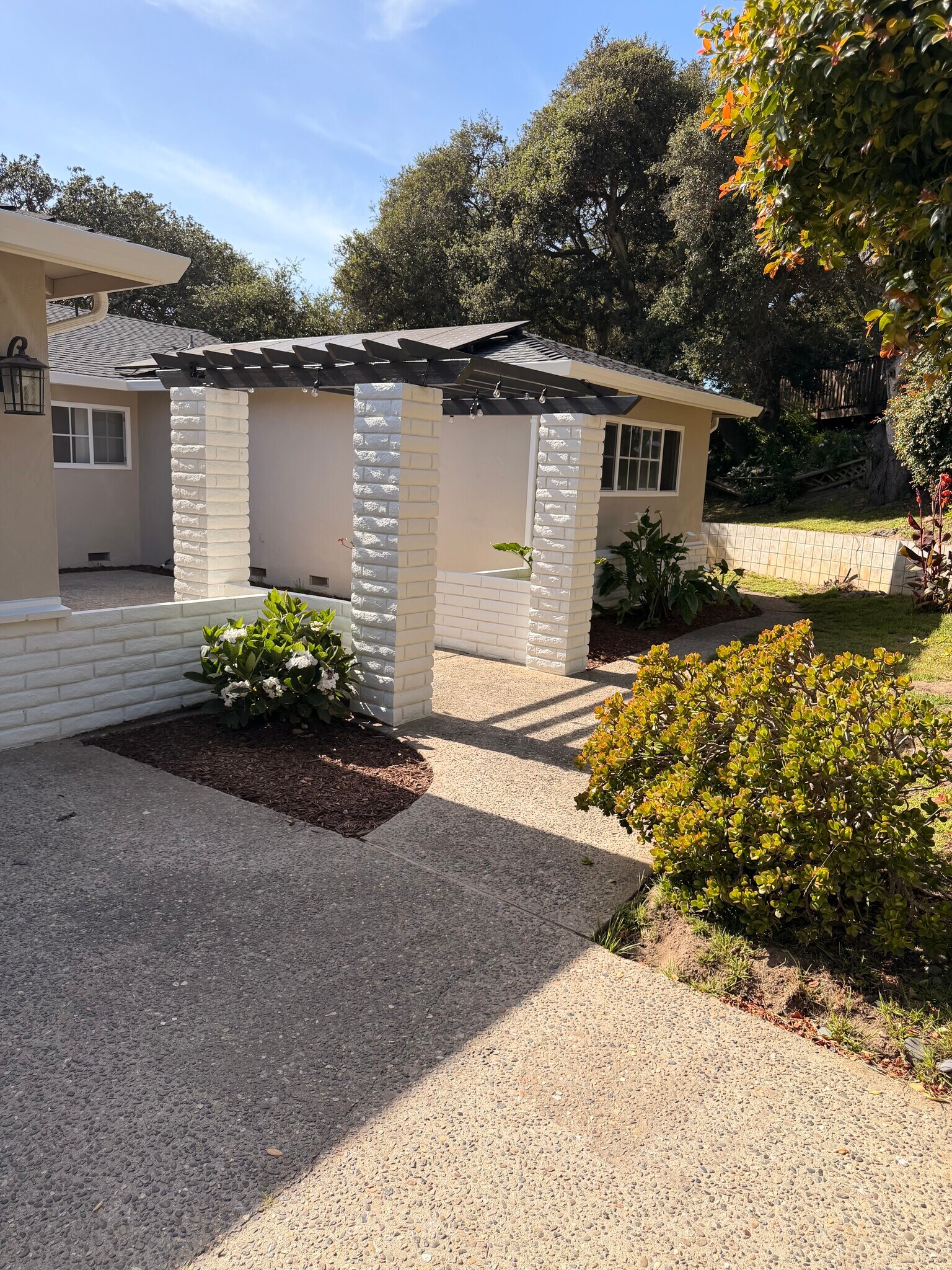 Building Photo - 15047 Meadow Oak Pl