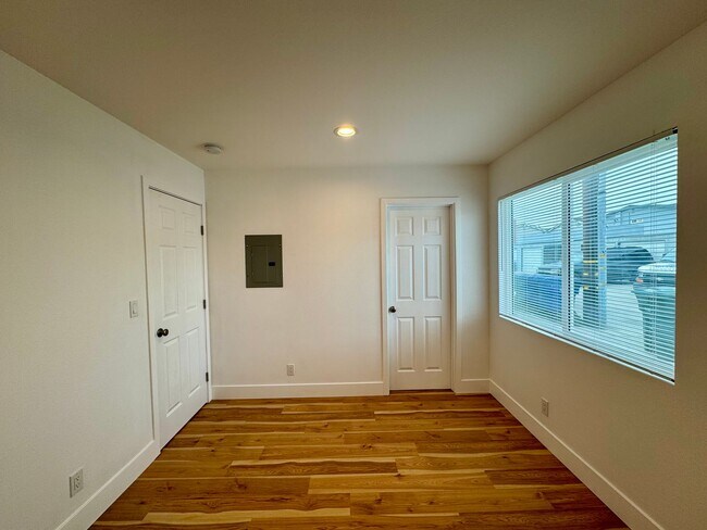 Building Photo - Large & Newly Constructed 1 bed 1 Bath Apartment for Rent In Los Alamitos!
