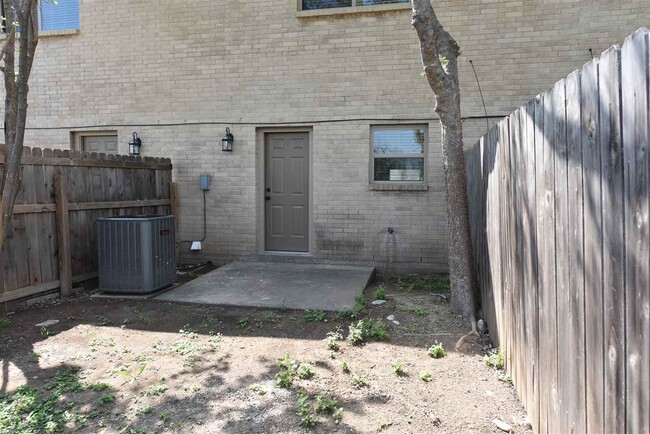 Building Photo - 111 Rhonda Dr