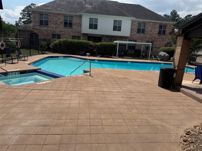 Building Photo - 12755 Mill Ridge Dr