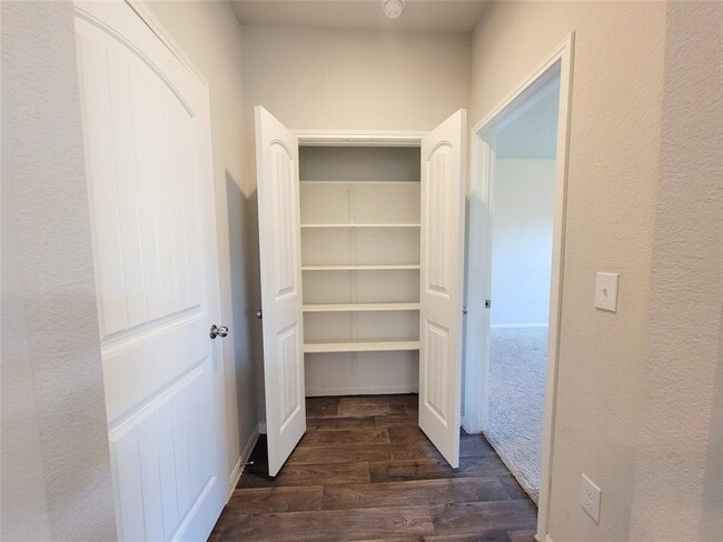 Building Photo - 13925 Heywood Dr