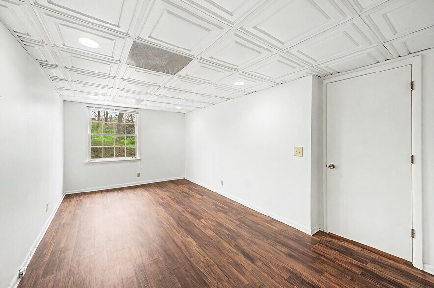 Building Photo - 3529 Trimble Rd