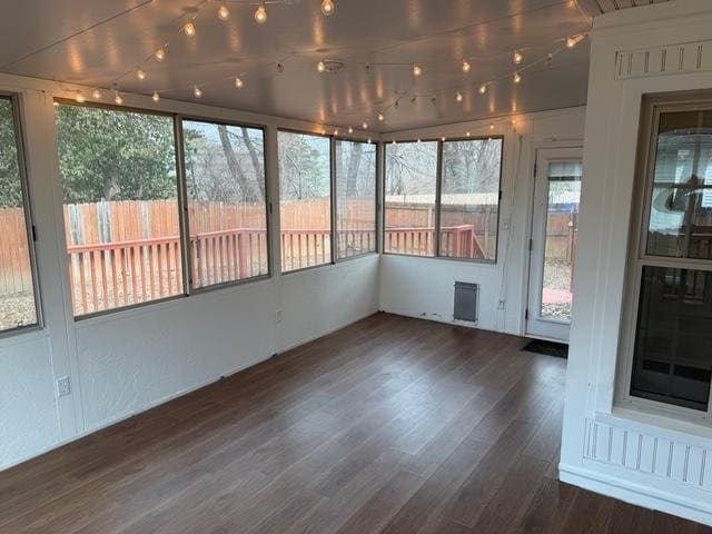 Building Photo - 525 Vineleaf Dr