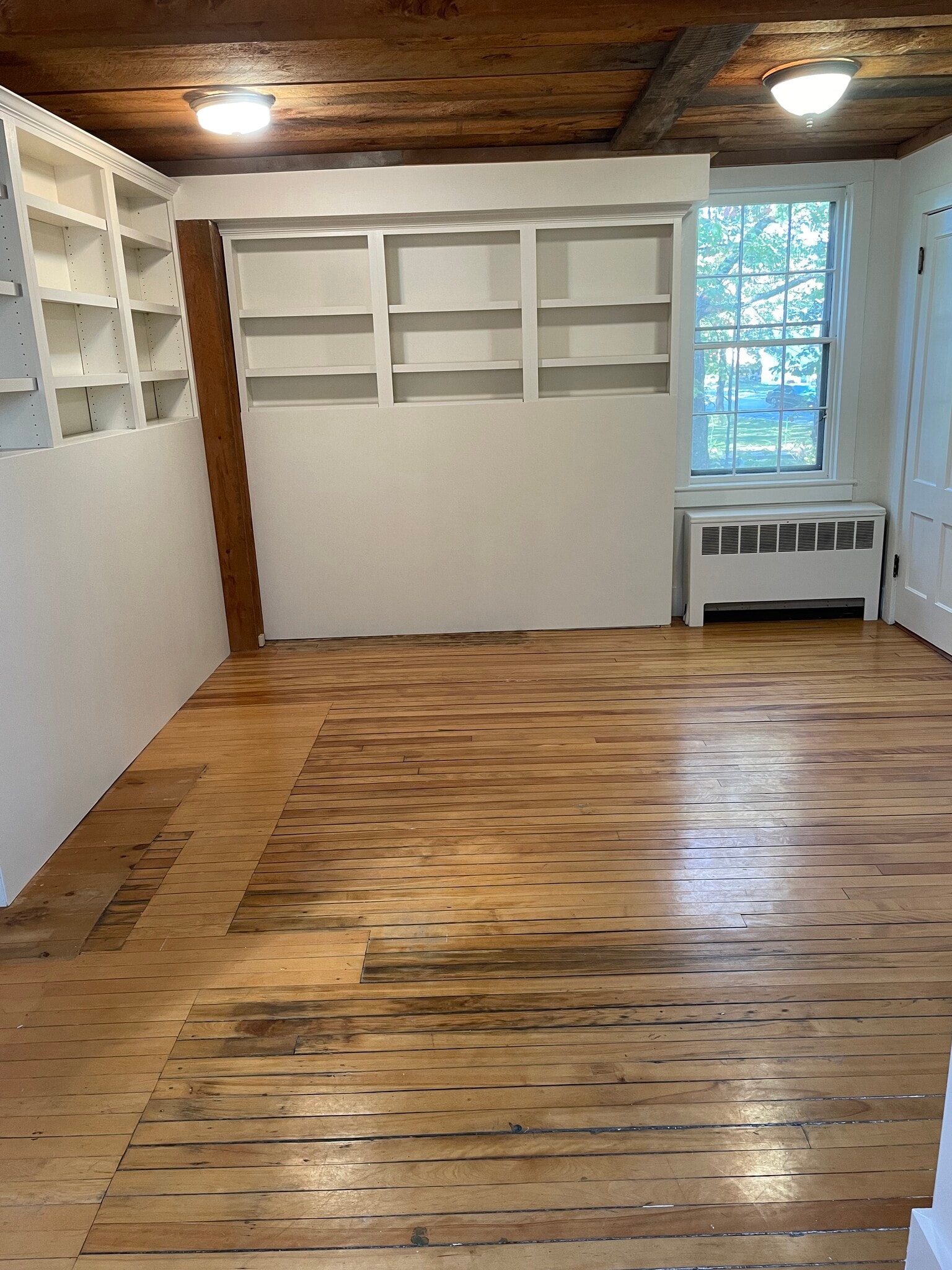 downstairs bedroom - 950 Western Ave