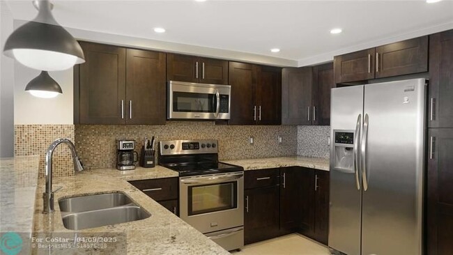Building Photo - 3900 Galt Ocean Dr